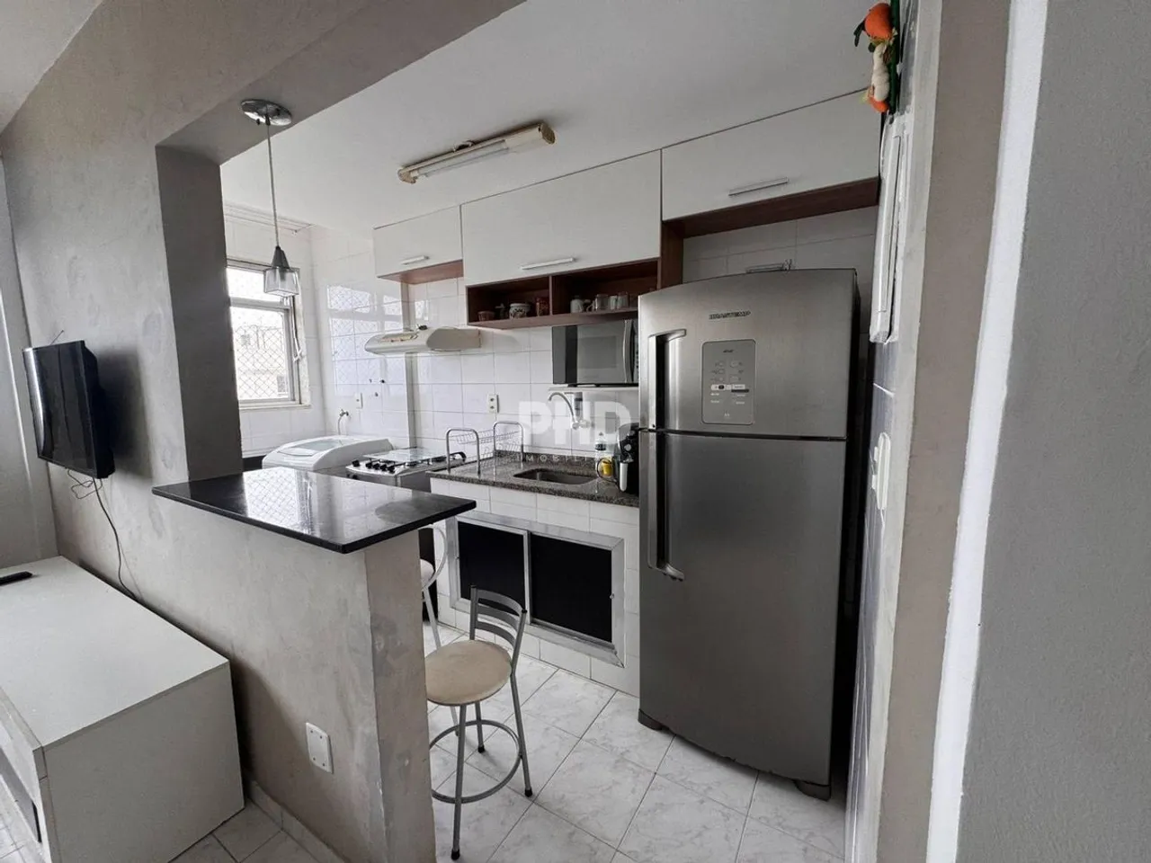 Furnished 2-bedroom apartment with open-plan kitchen — photo 2