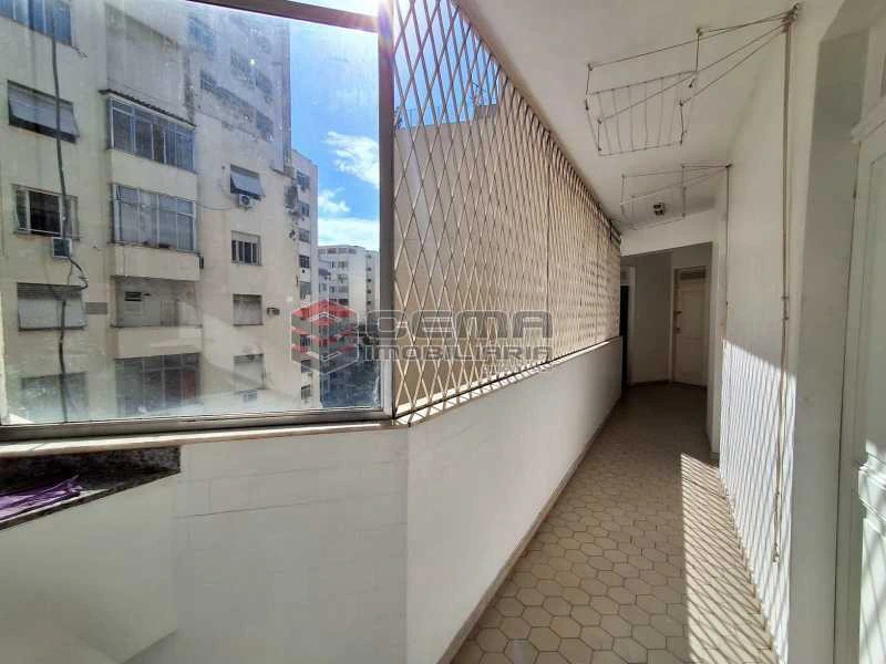 Apartamento de 4 quartos com 414 m² e varanda — photo 28