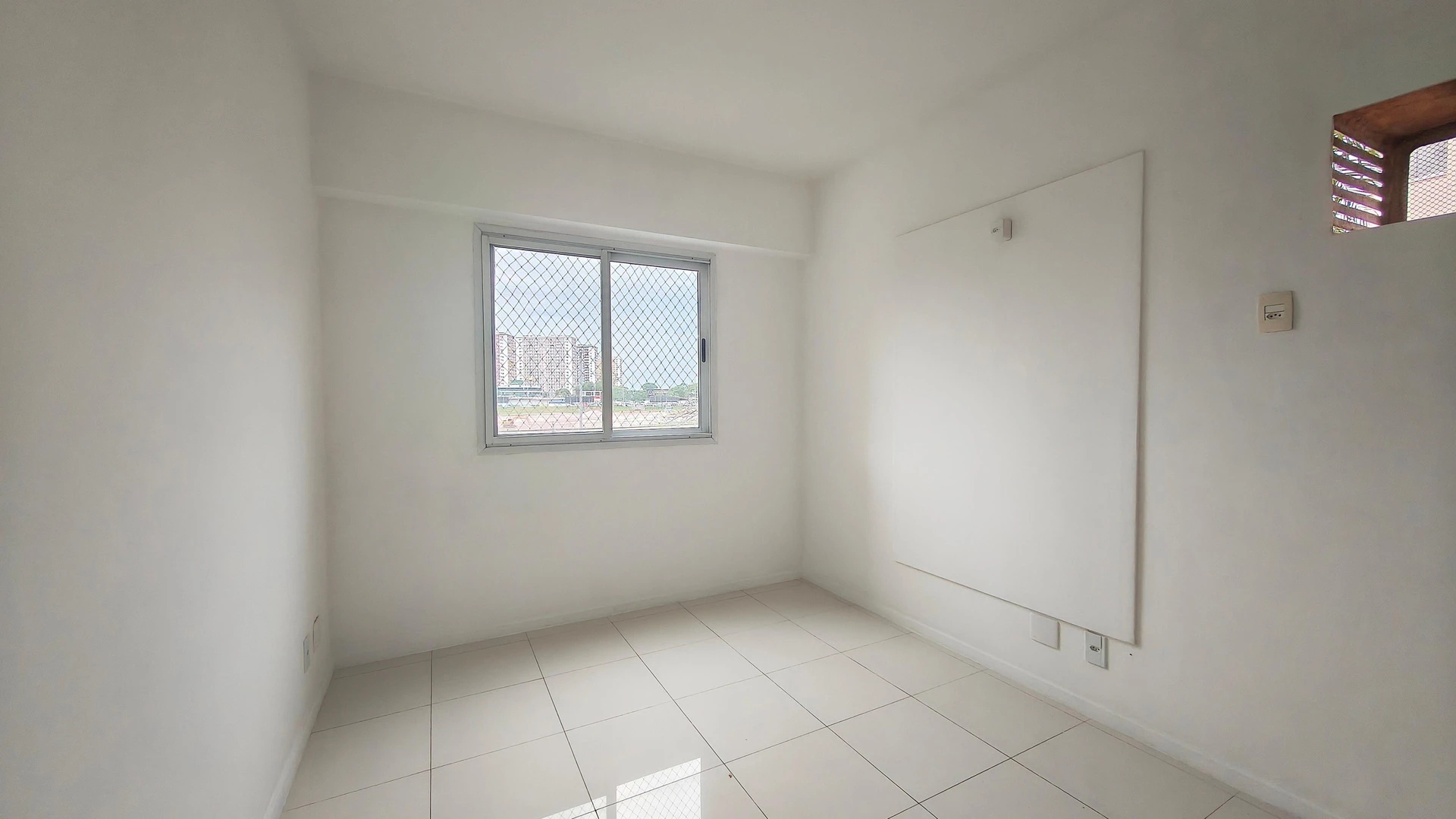 Apartment, 87 m², with a jacuzzi — photo 24