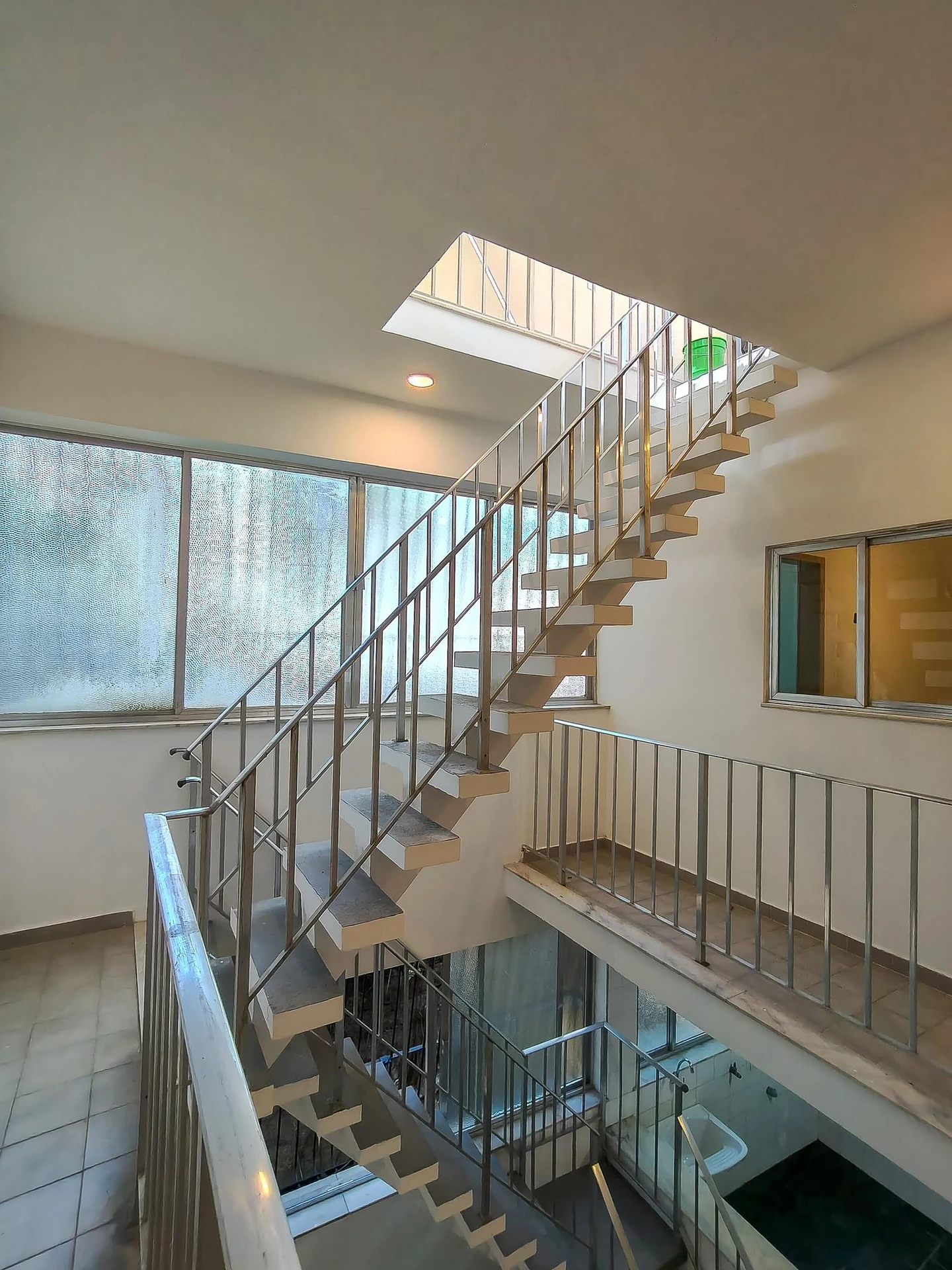 House for rent with 5 bedrooms and 8 bathrooms — photo 112