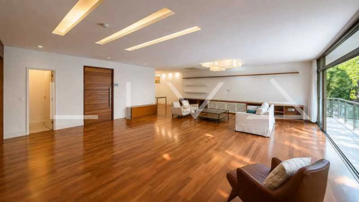 Water view in a 3-bedroom apartment, 260 m²