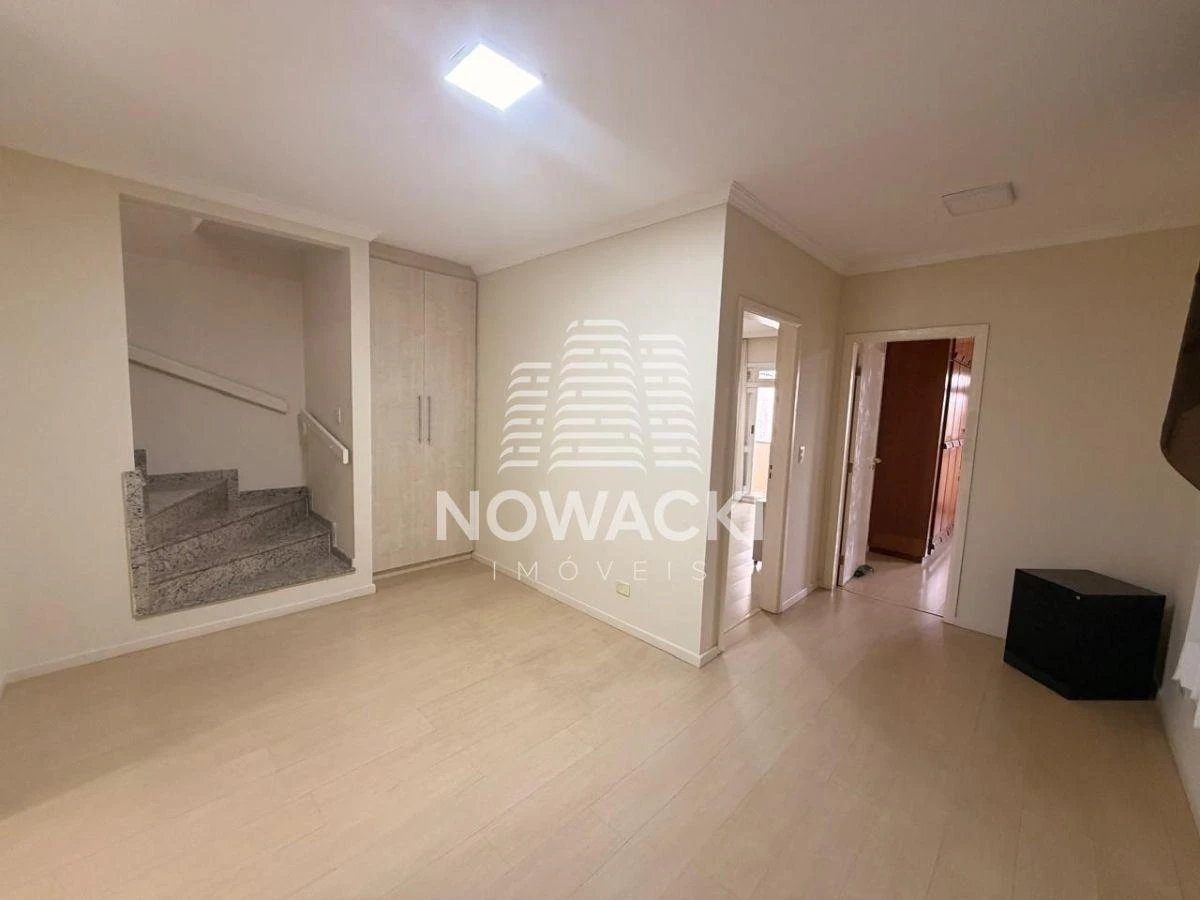 318 m² house with a bathtub and a home office — photo 14