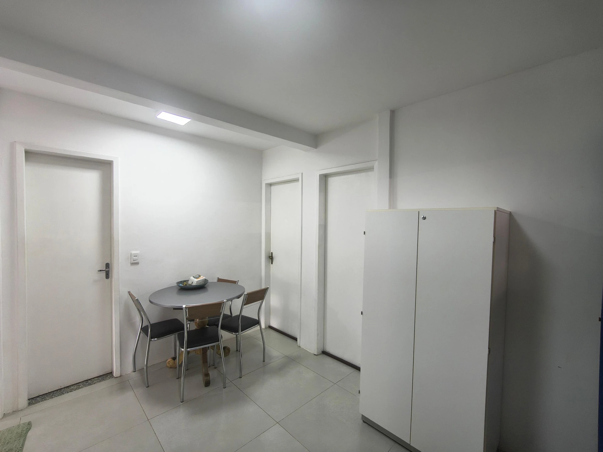 Casa mobiliada com 3 quartos e varanda, com 6 vagas — photo 8