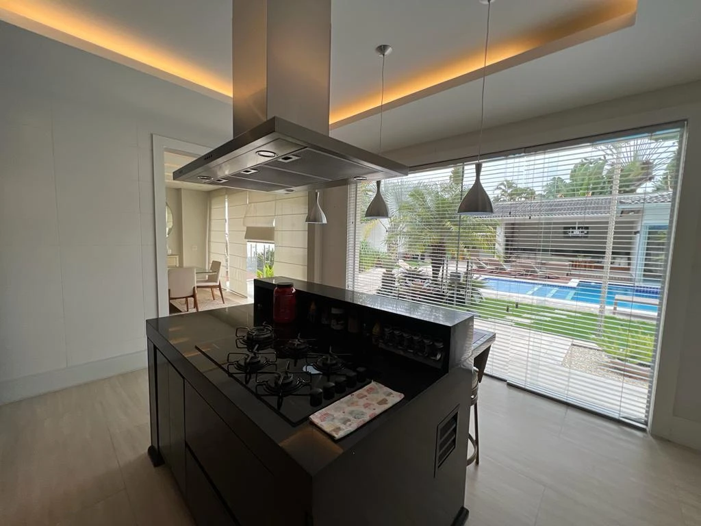 Furnished 700 m² house with 4 en-suites and 4 parking — photo 11