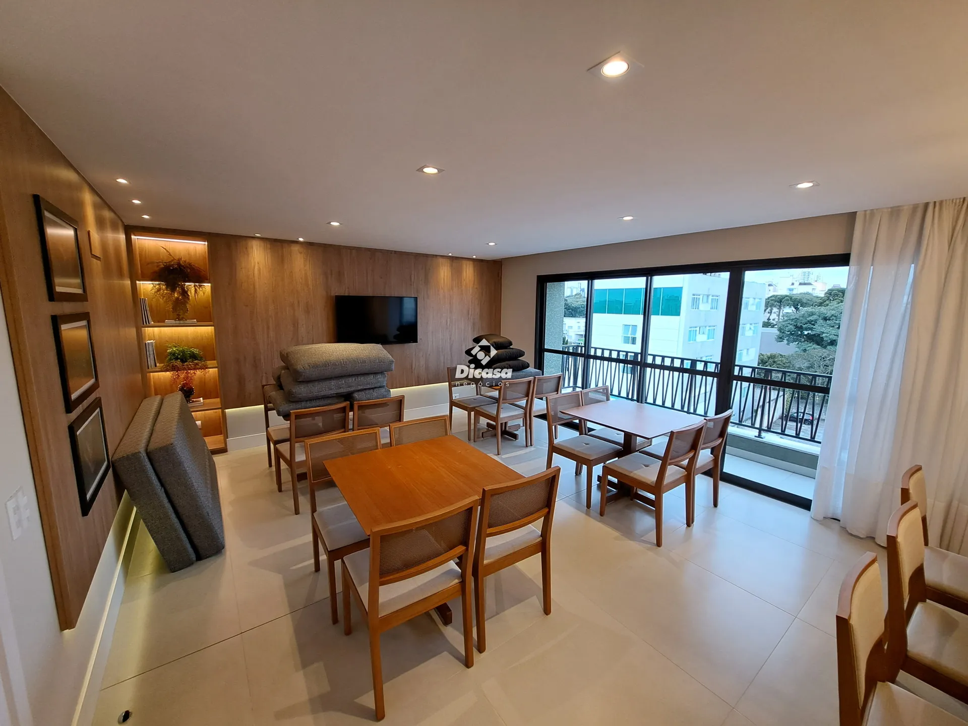 Glass-enclosed balcony in a 2-bedroom apartment, 68 m² — photo 24