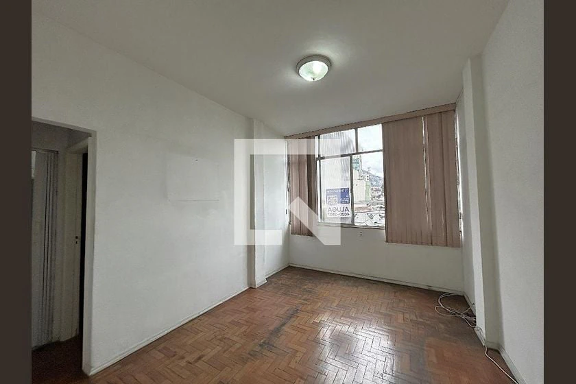 Unfurnished 55 m² apartment with 2 bedrooms and closed kitchen