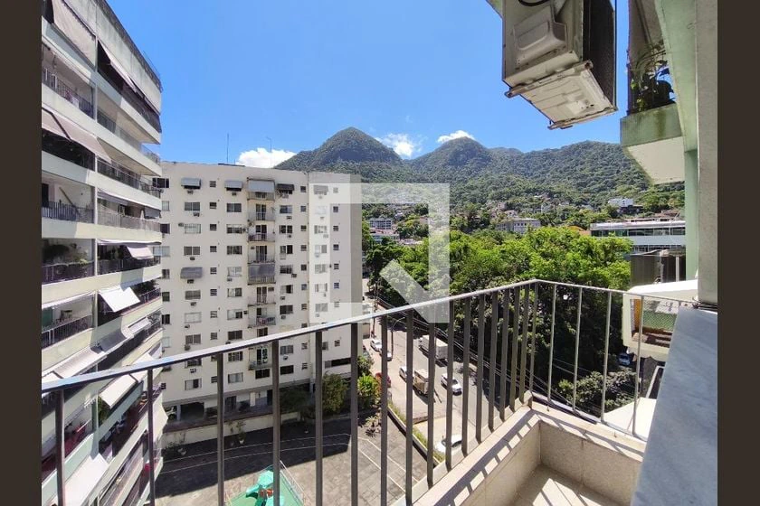 Mountain view in a 4-bedroom apartment, 159 m² — photo 18