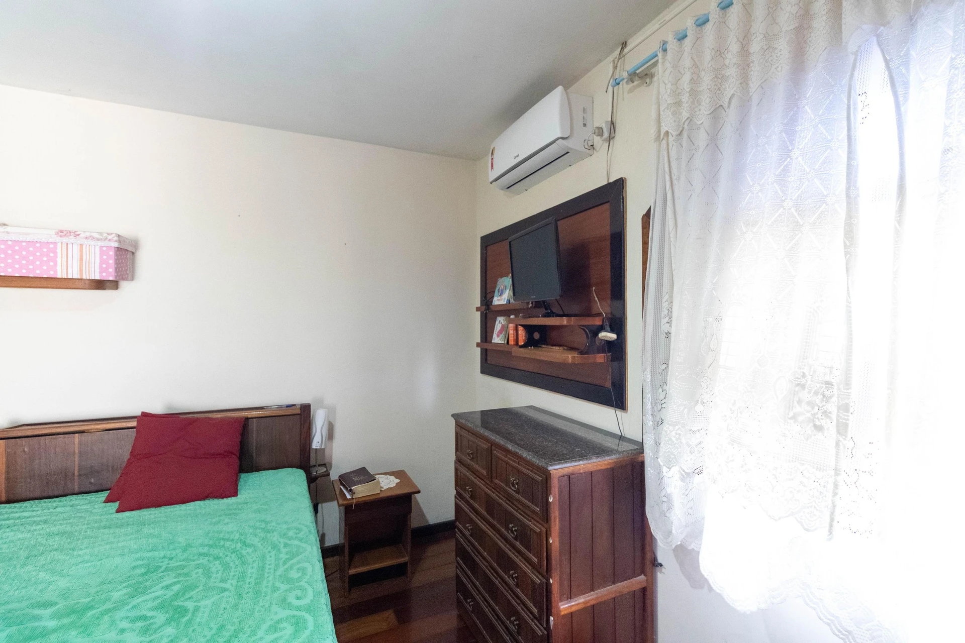 Furnished rental house with 2 bedrooms and 2 baths — photo 13