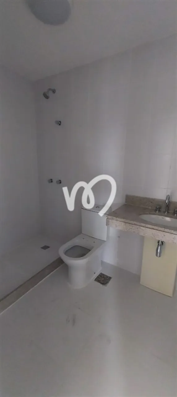 Apartamento com 4 quartos e cozinha fechada — photo 8