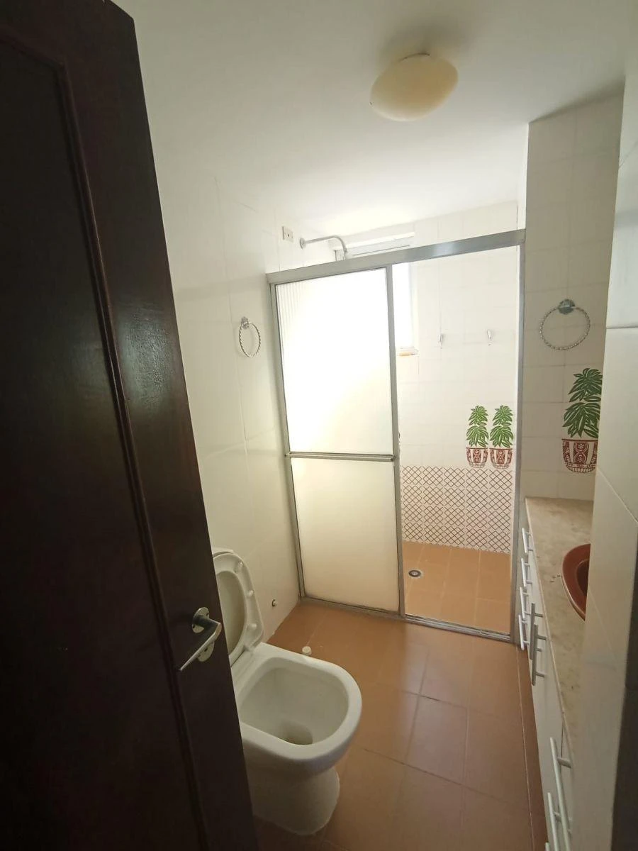 Wood or laminate floors in a 3-bedroom apartment, 110 m² — photo 13