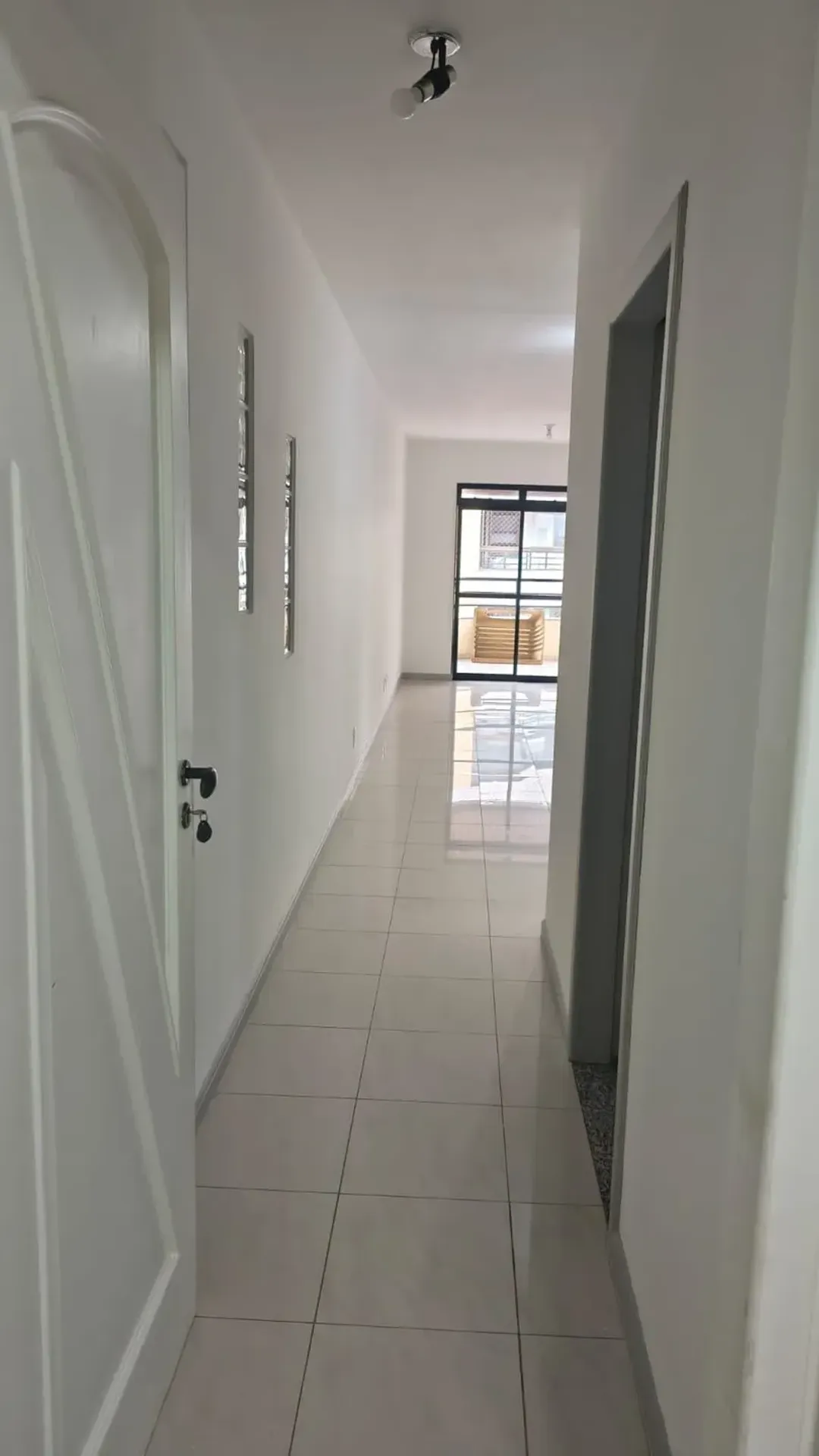 Apartment with balcony barbecue, 104 m² — photo 42