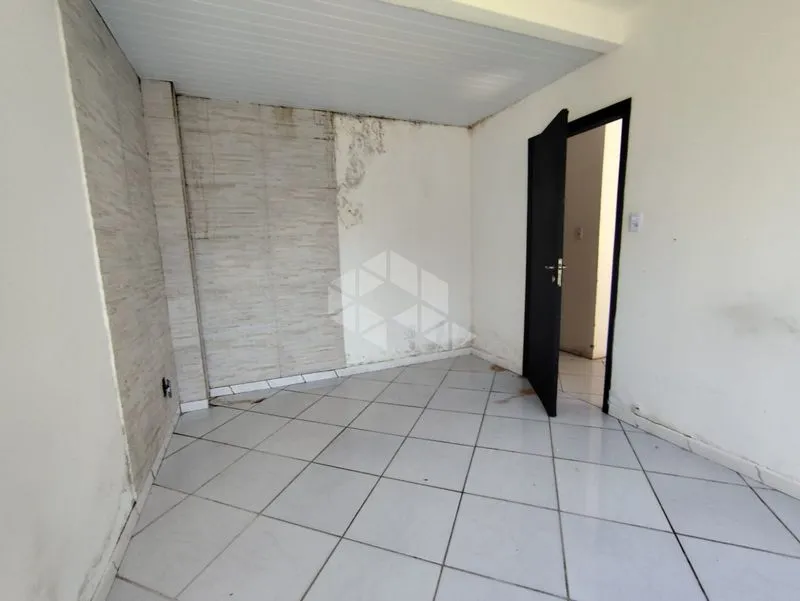 30 m² studio with a compact kitchenette and 1 bedroom — photo 8