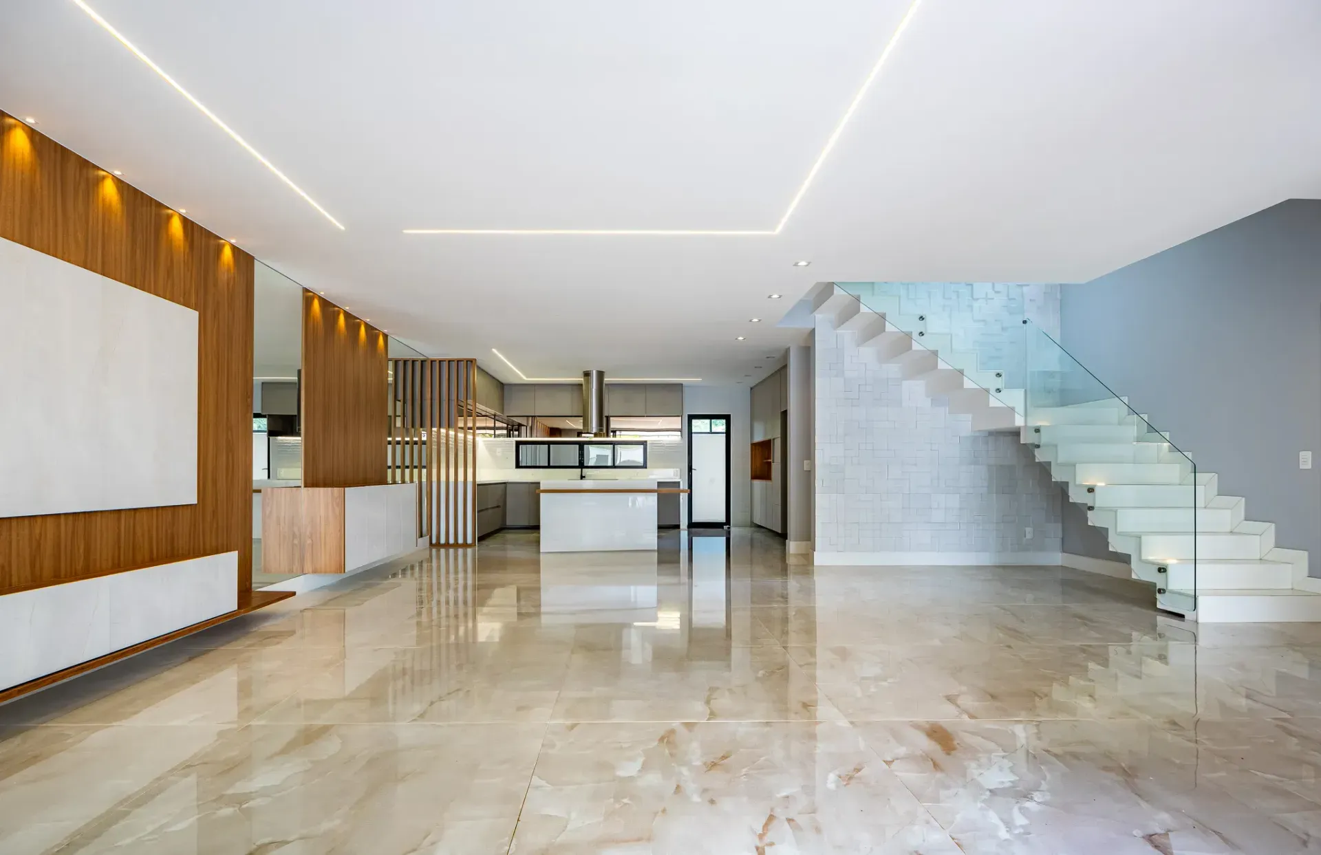 Furnished house with 5 suites and floor-to-ceiling windows — photo 29