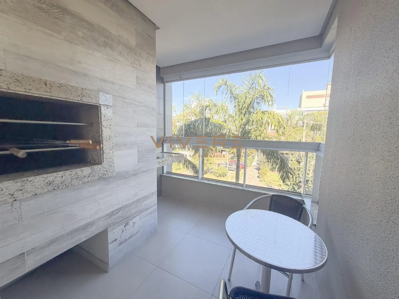 Furnished apartment with 2 bedrooms and open-plan kitchen — photo 10