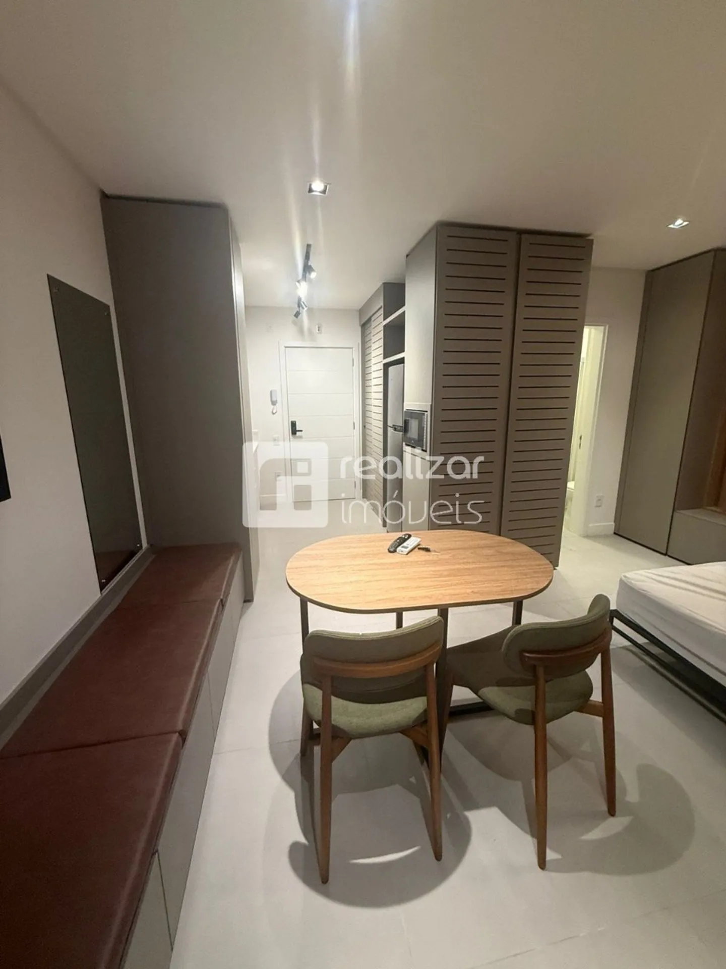 Furnished 32 m² studio with glass balcony and 1 parking spot
