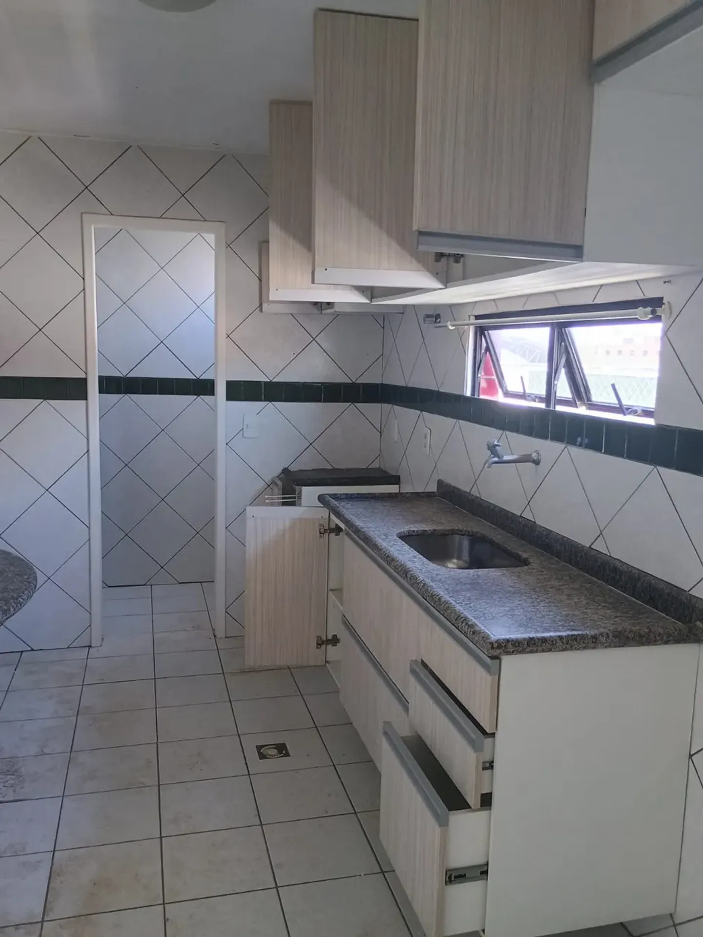 3-bedroom apartment with a walk-in closet in João Pessoa — photo 2