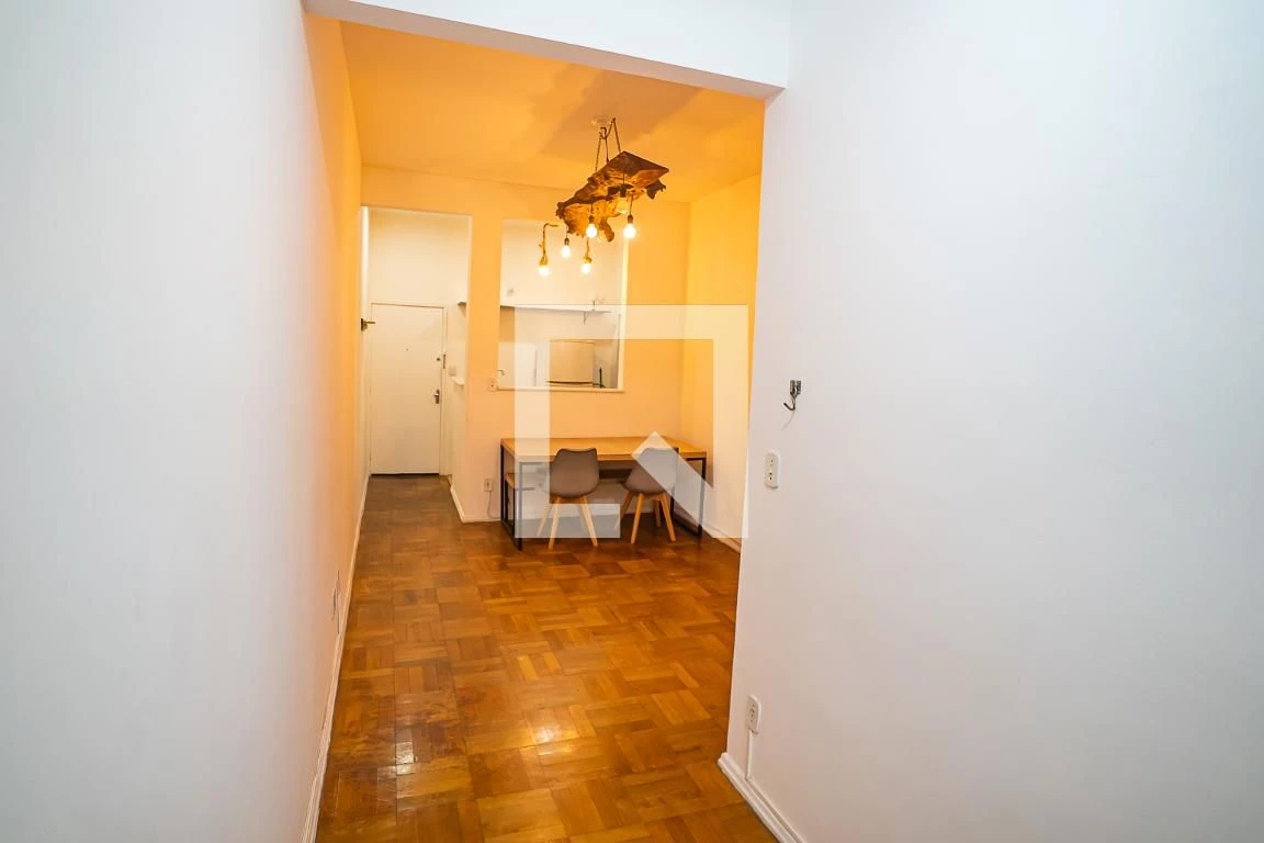 One-bedroom apartment with wood or laminate floors — photo 17