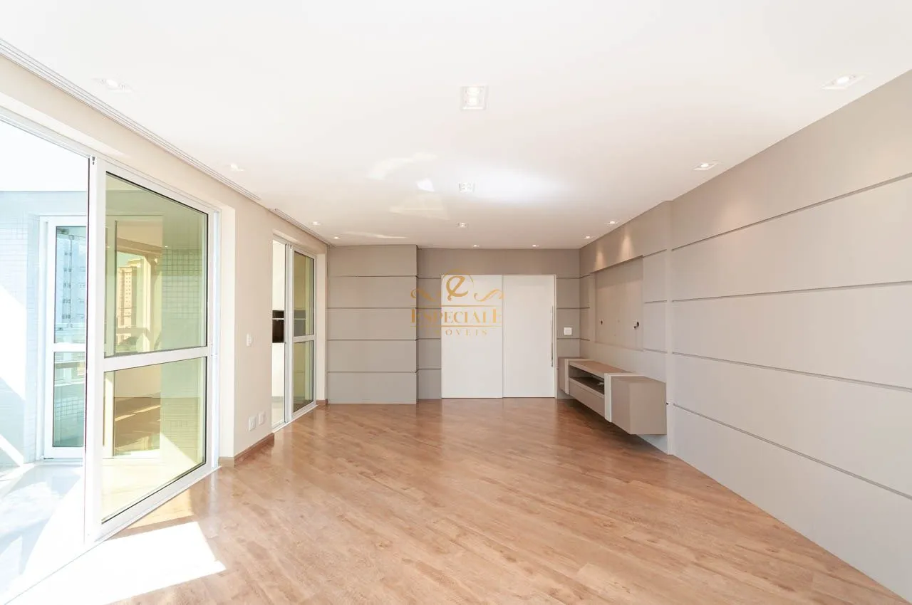 4-bedroom apartment with 2 suites, 331 m² — photo 3