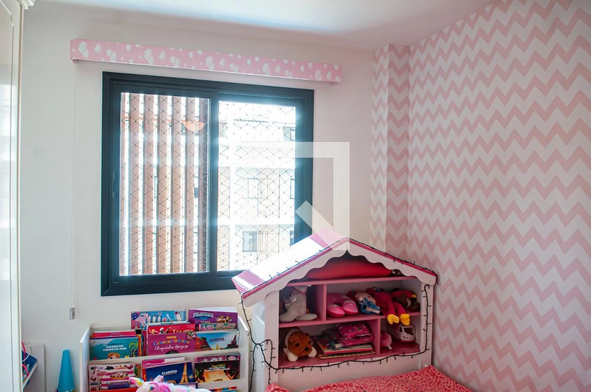 Walk-in closet in a 3-bedroom apartment, 130 m² — photo 3