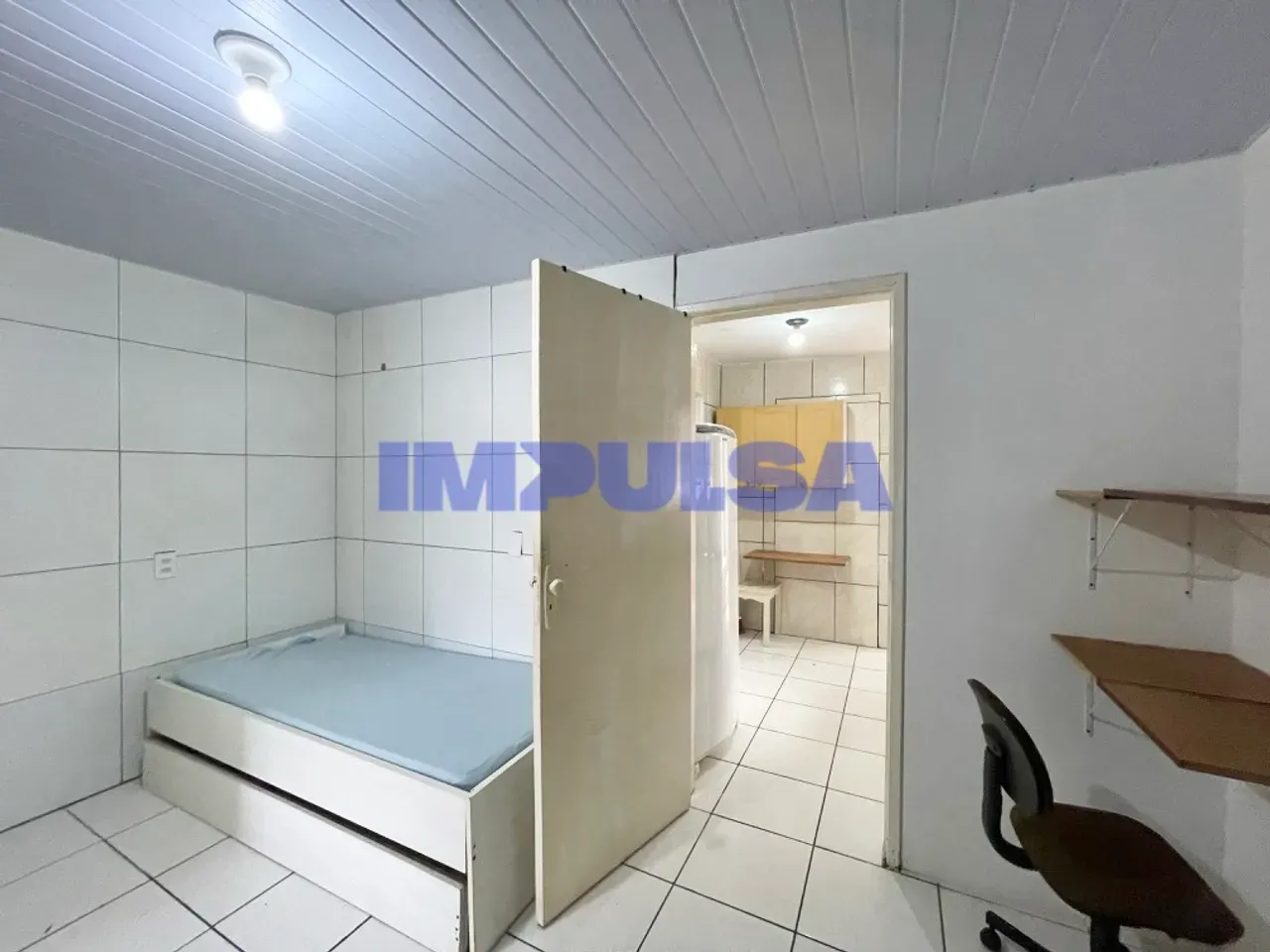 Furnished studio, 15 m², with a home office
