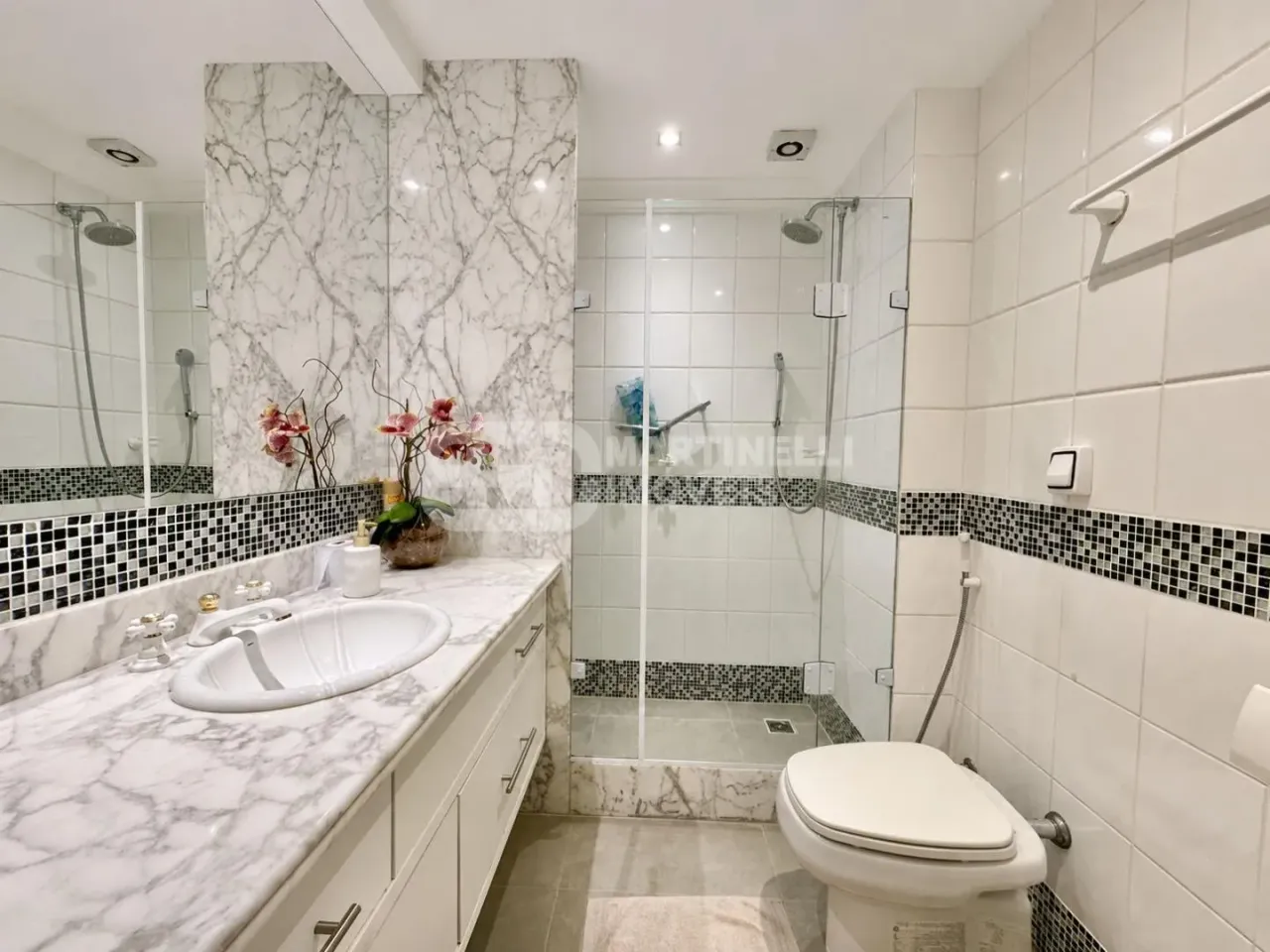 Furnished apartment with 4 bedrooms and open-plan kitchen — photo 15