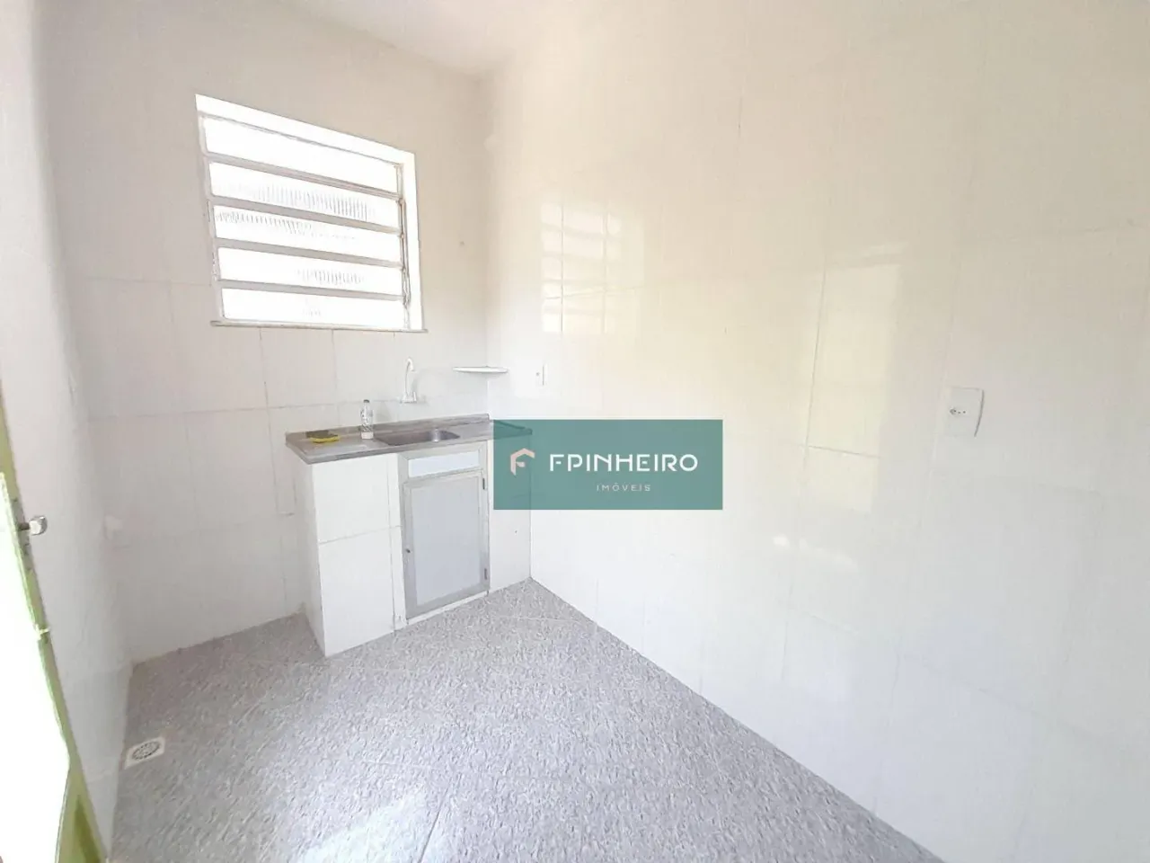 Casa com 2 dormitórios, 1 banheiro e varanda — photo 9