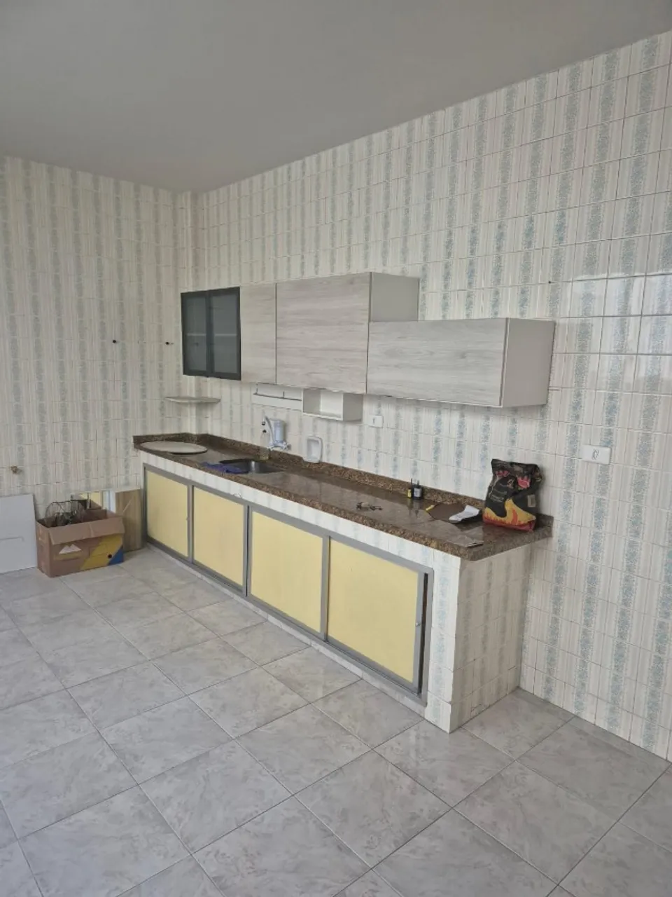 Unfurnished apartment with 3 bedrooms and 3 bathrooms — photo 15