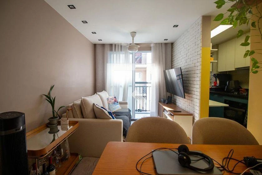 One-bedroom apartment with a washing machine — photo 7