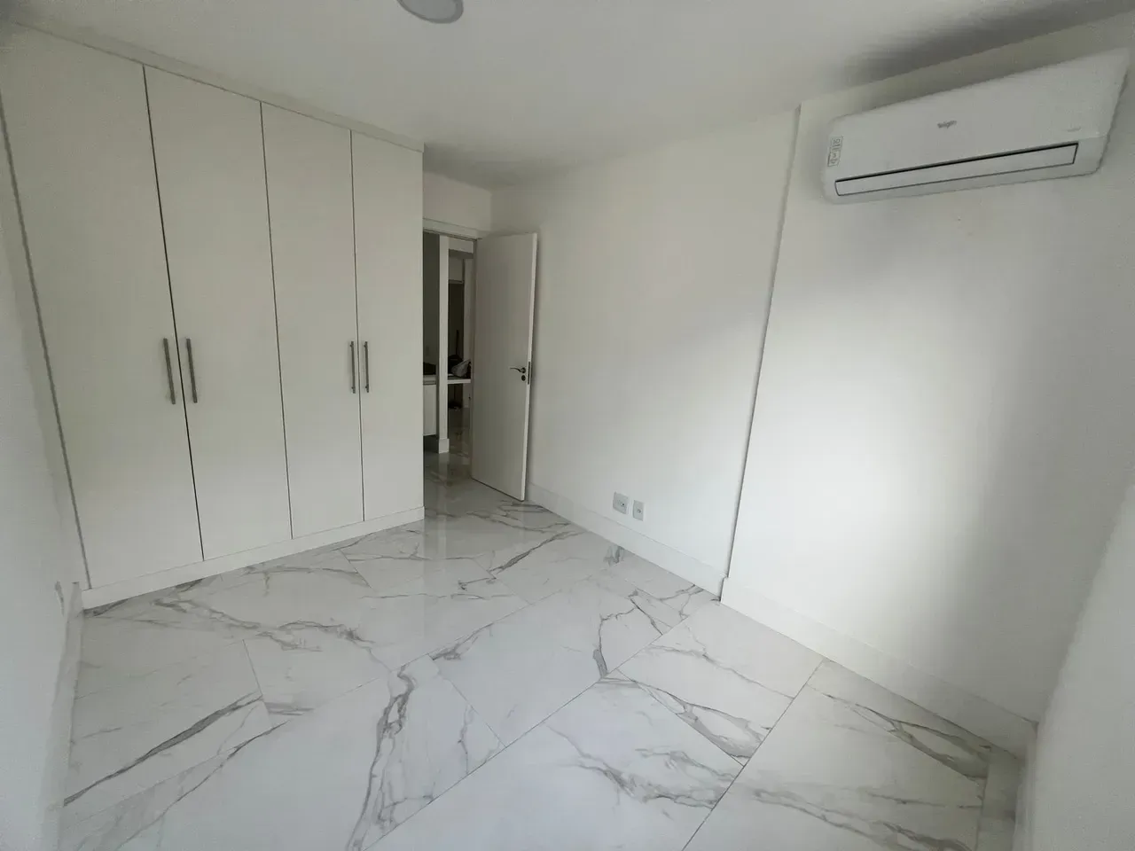 1-bedroom apartment with balcony and gas stove kitchen — photo 15