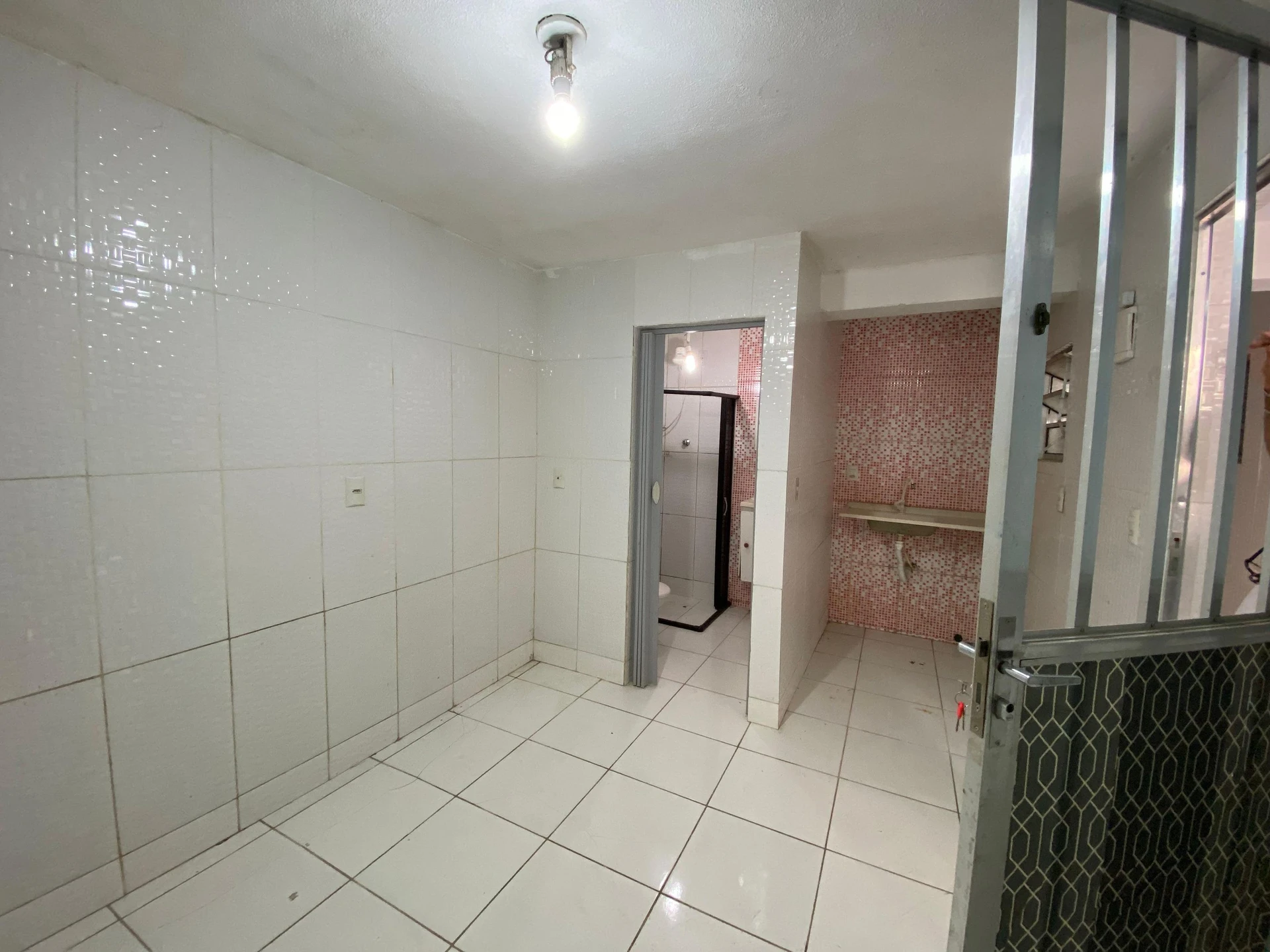 Unfurnished house with 1 bedroom and 1 parking spot