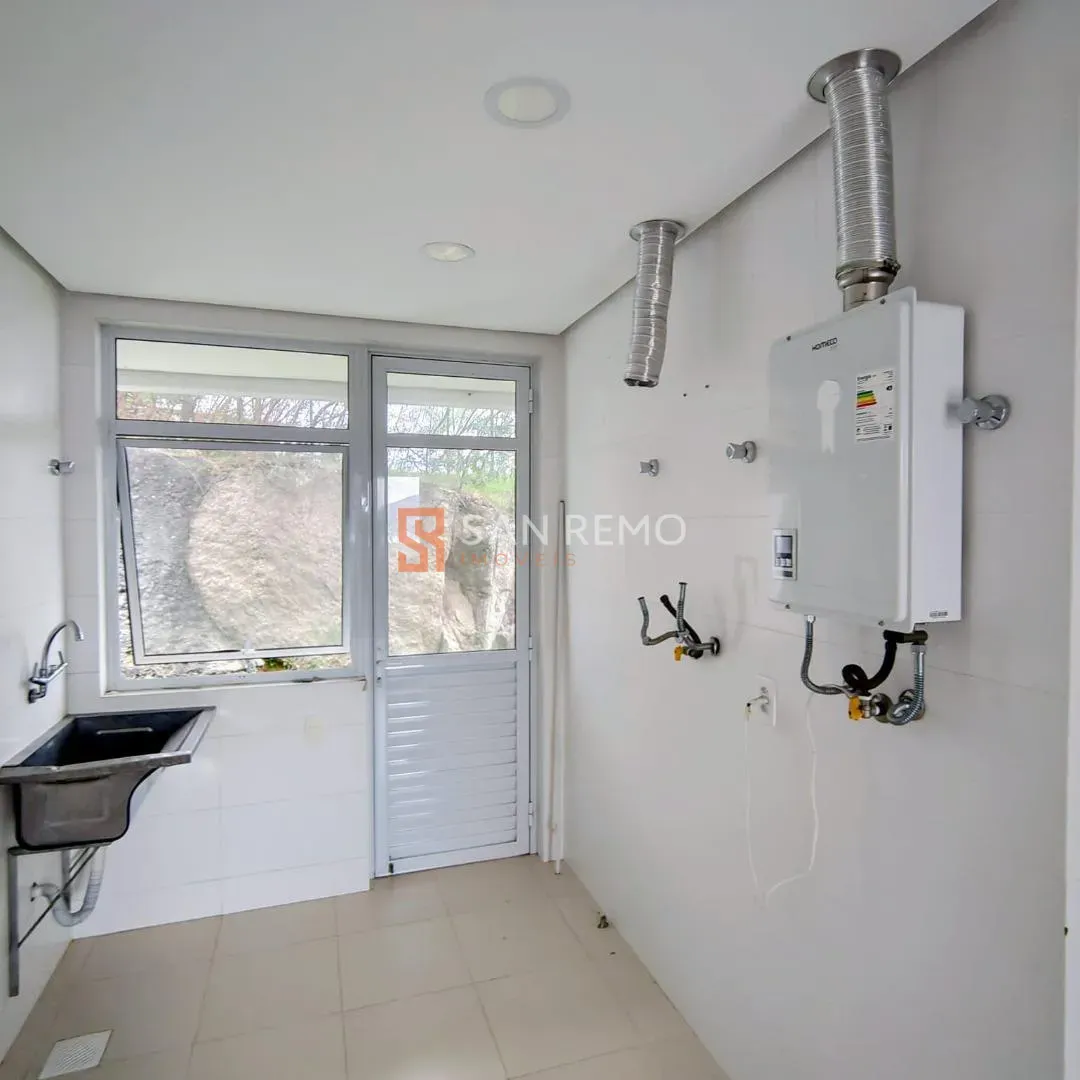 Дом с 3 спальнями и 2 ванными, 4 парковки и 718 м² — photo 39