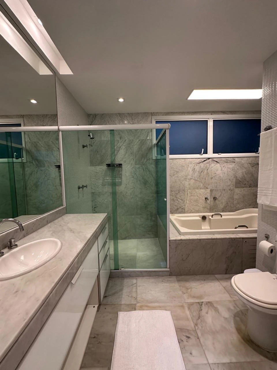 Apartamento mobiliado reformado com 4 suítes e 392 m² — photo 21