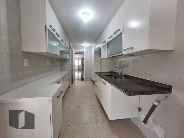 Condominium house with 4 bedrooms and 3 bathrooms — photo 26