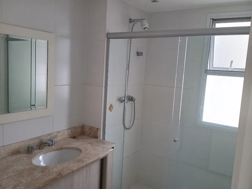 Apartamento de 3 quartos com janelas do piso ao teto — photo 28