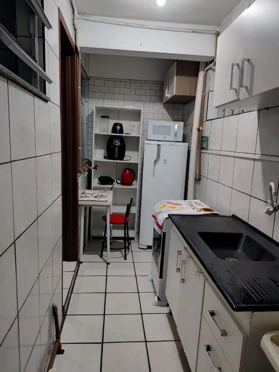 Furnished studio with kitchenette and electric stove — photo 2