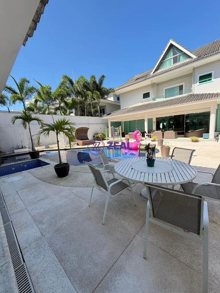 House with enclosed balcony and built-in grill — photo 30