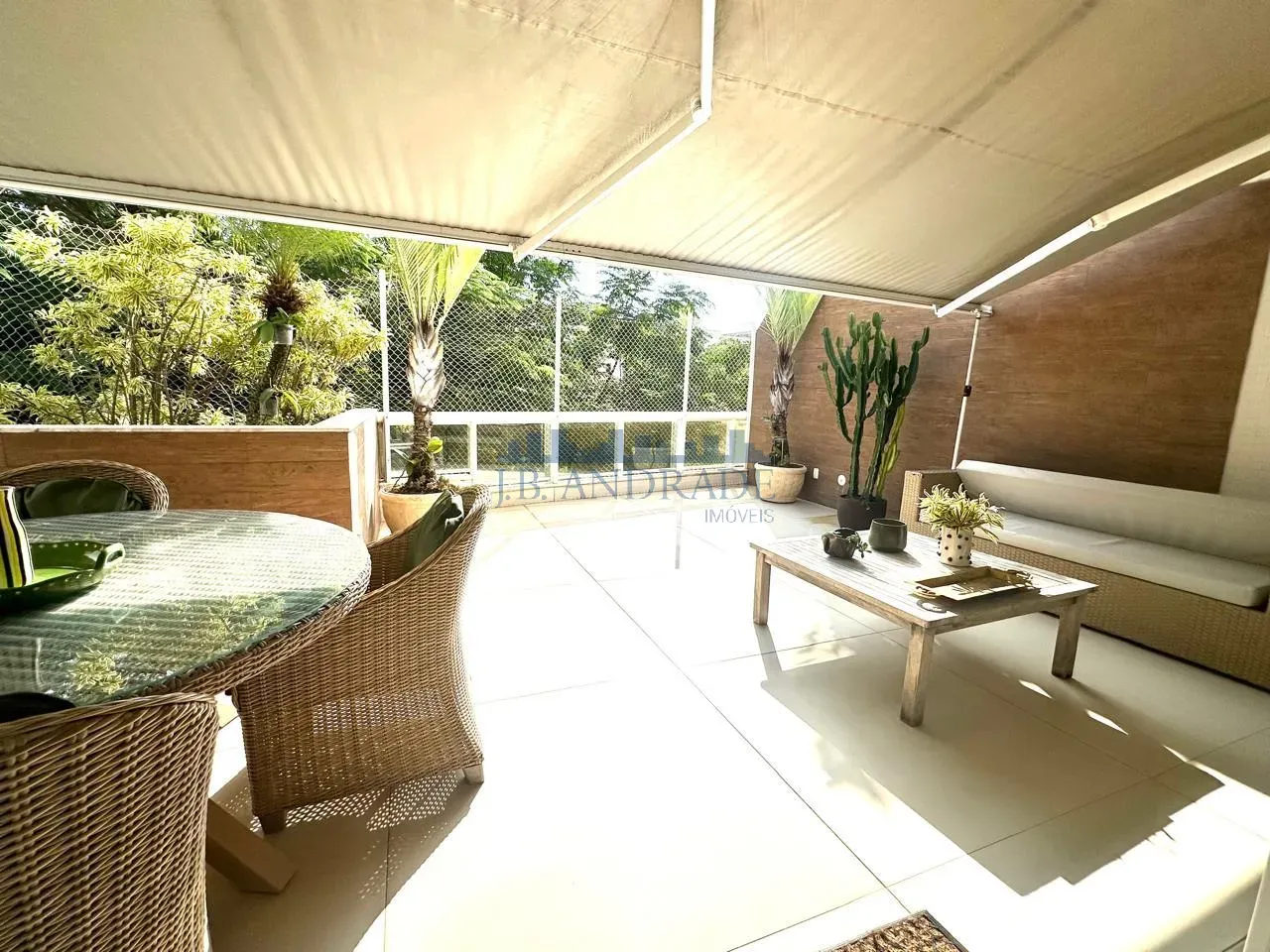Furnished apartment, 400 m², with a glass-enclosed balcony — photo 21