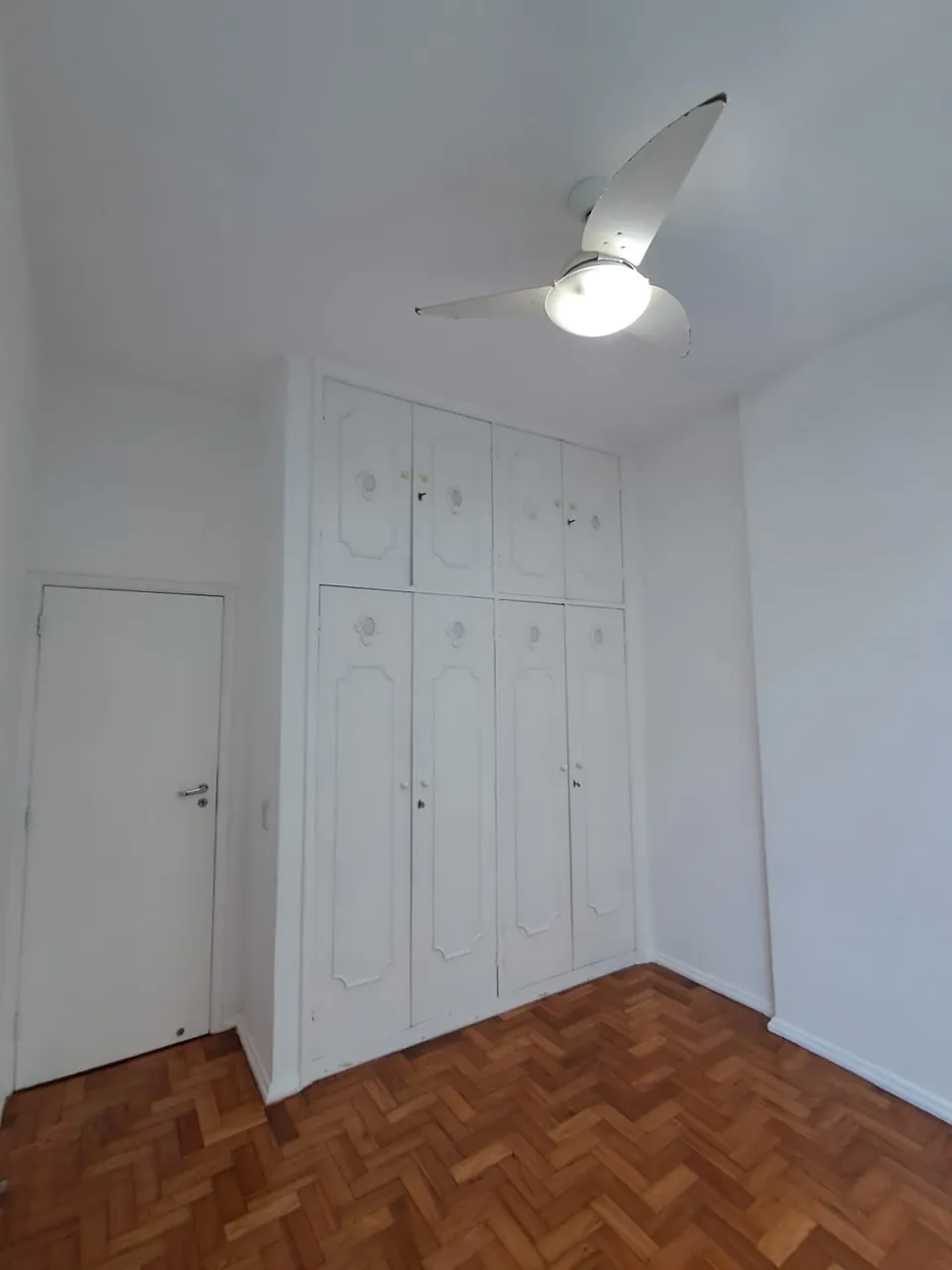 3-bedroom apartment with built-in wardrobes — photo 3