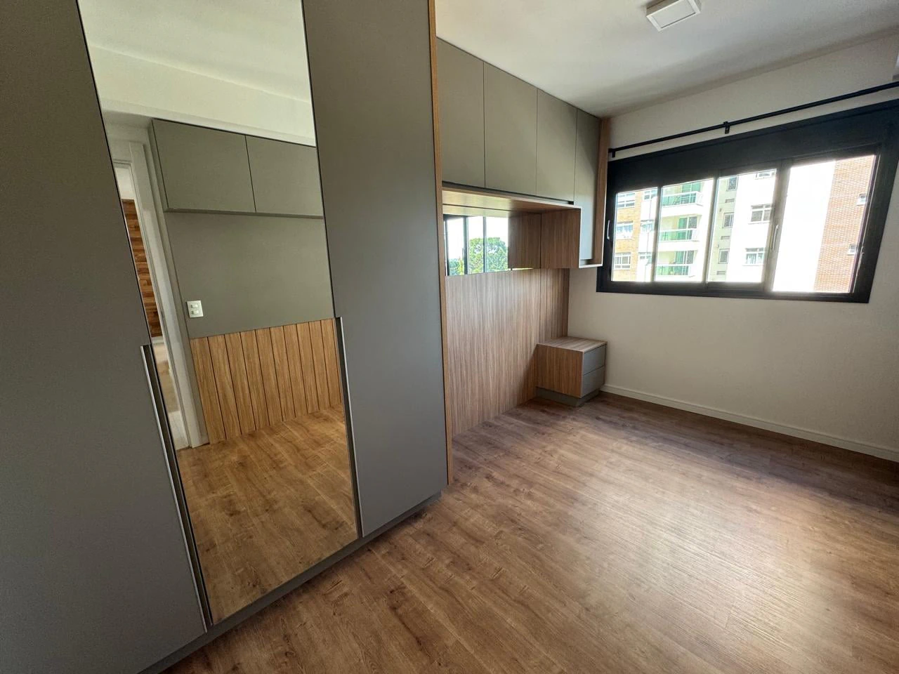 2-bedroom apartment with a park view in Curitiba — photo 10