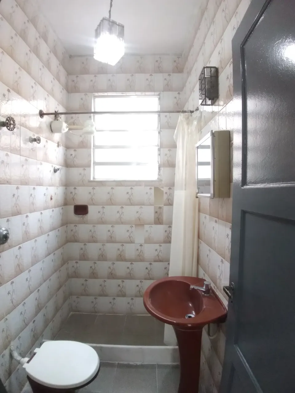 Невмеблированная квартира с 2 спальнями и отдельной кухней — photo 15