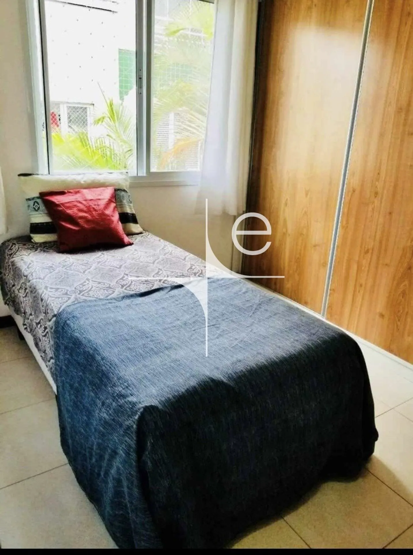 Apartamento com 3 quartos e fogão a gás na cozinha — photo 3