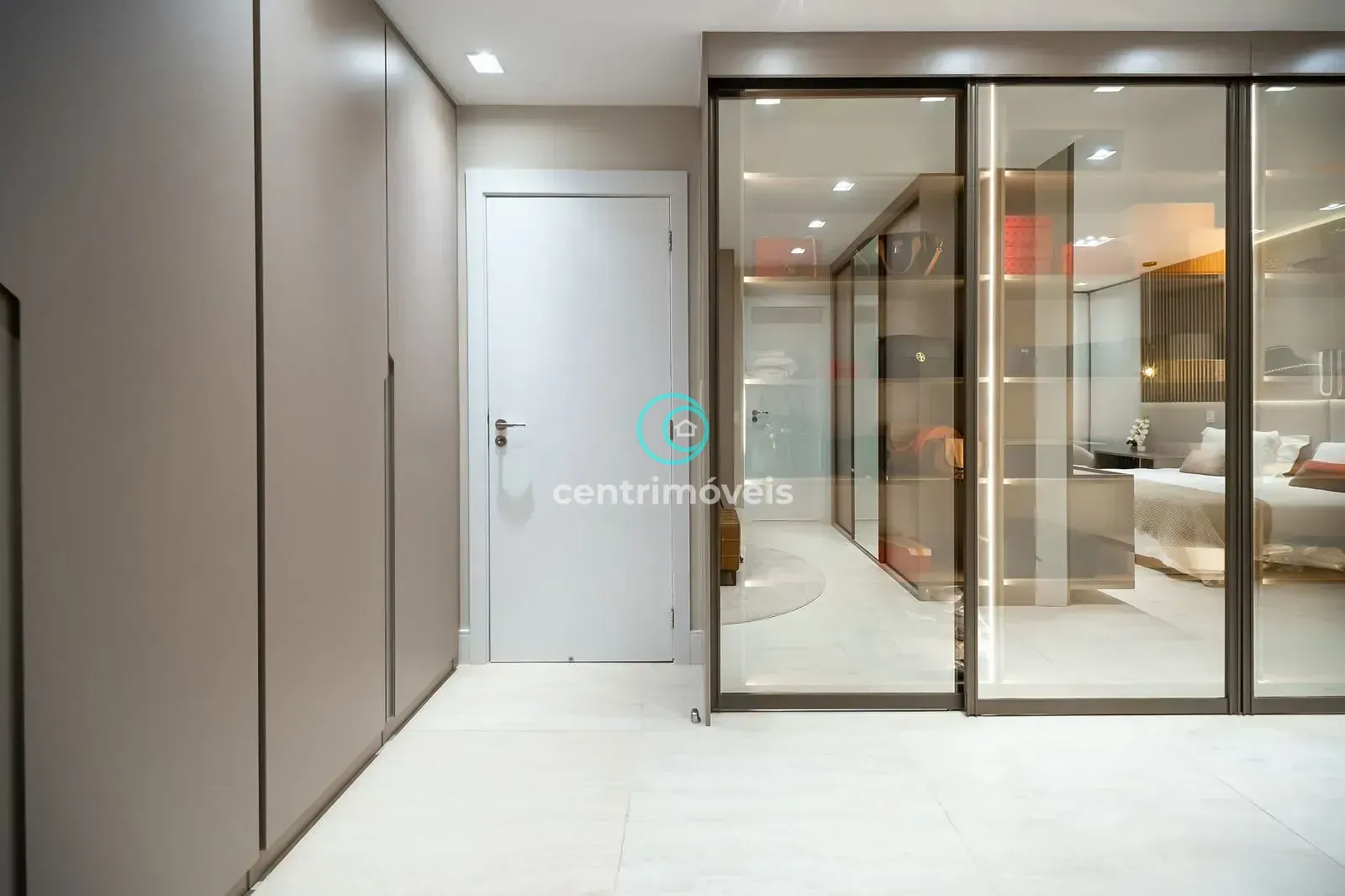 Furnished 266 m² apartment with 4 bedrooms and balcony — photo 46
