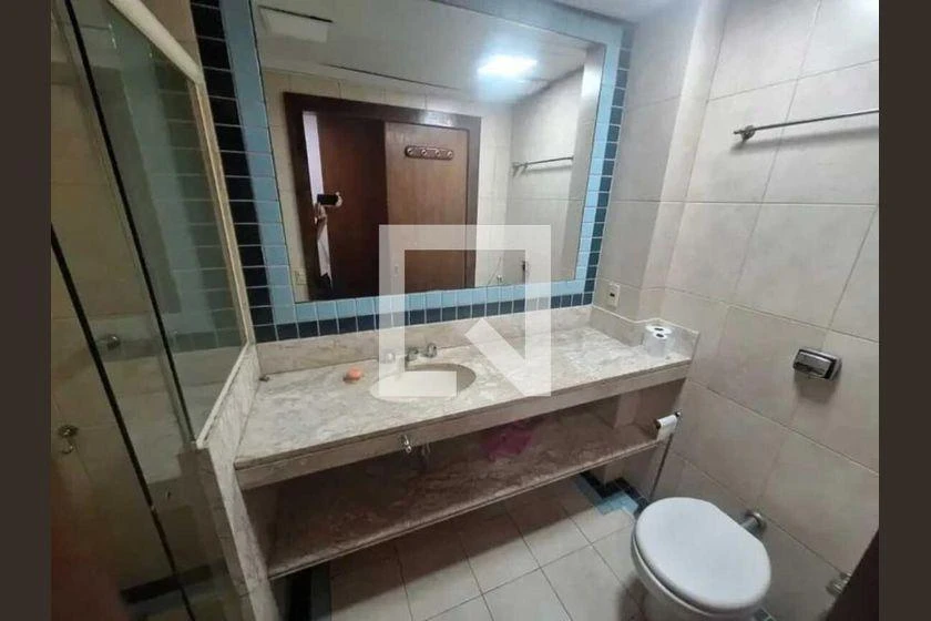 255 m² apartment with 3 bedrooms and 5 bathrooms — photo 12