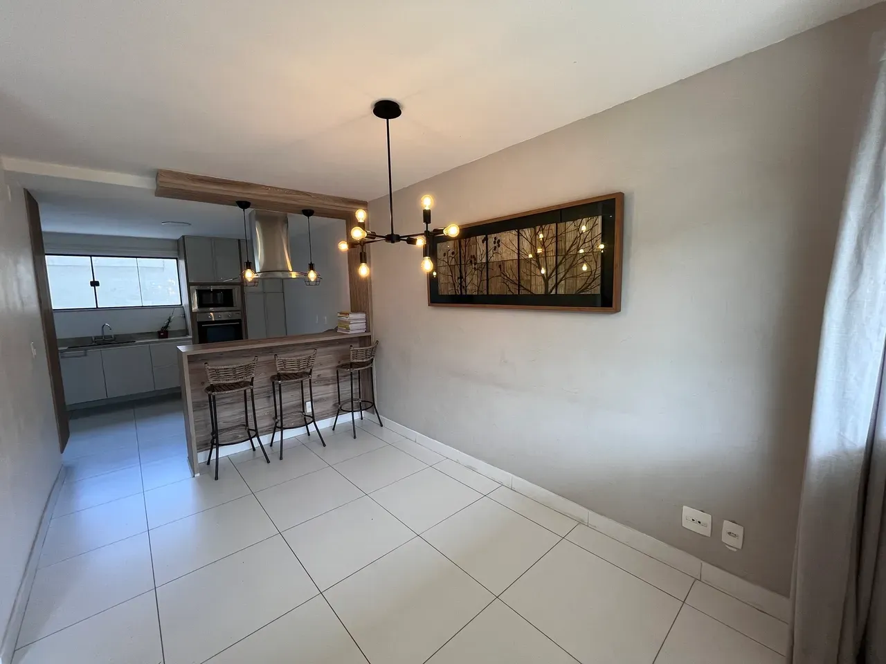 180 m² house with a walk-in closet and a mountain view — photo 10