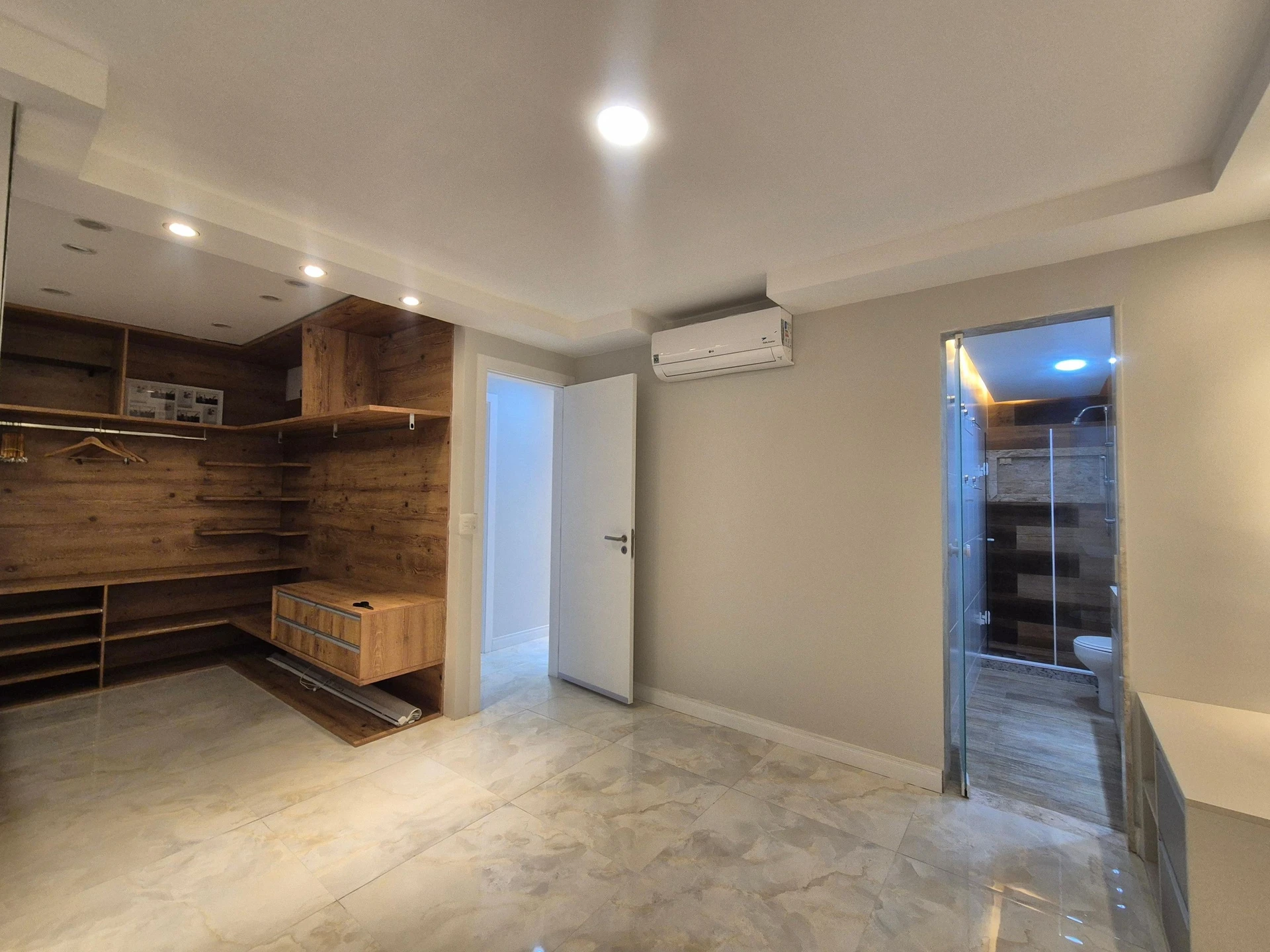 Apartamento de 2 quartos com closet — photo 40