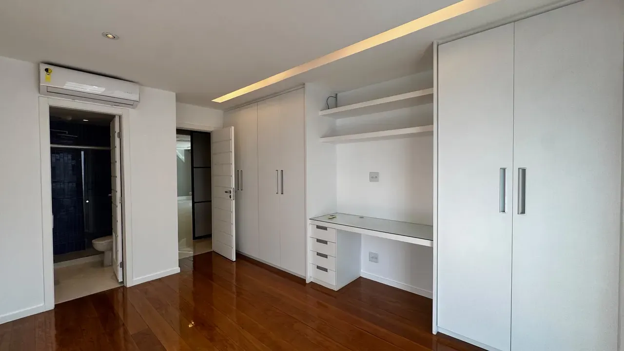 3-bedroom apartment in a building with a sauna — photo 6