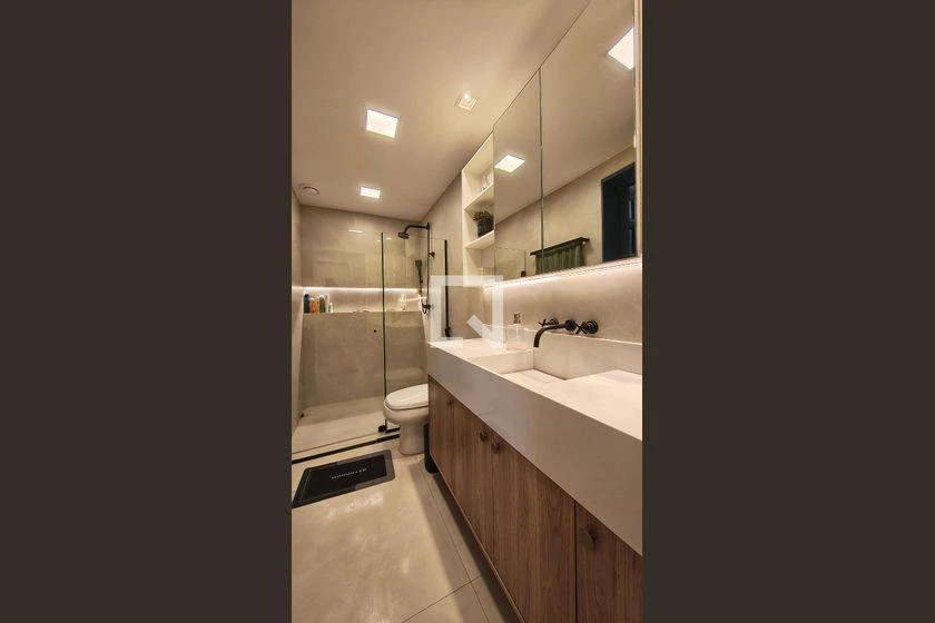 4-bedroom apartment with a glass-enclosed balcony — photo 14
