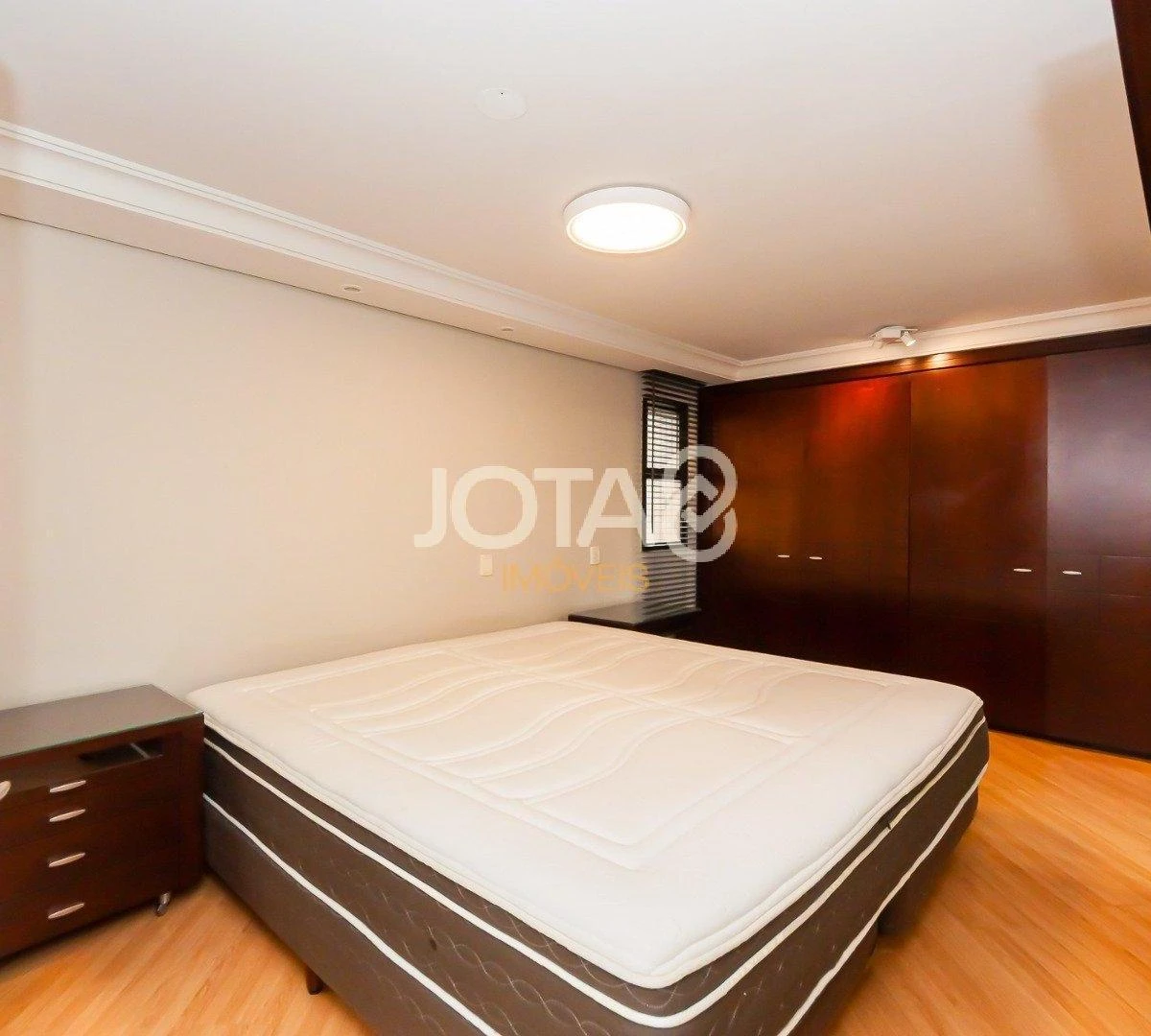 Apartment with 3 bedrooms, 1 en-suite and balcony — photo 9