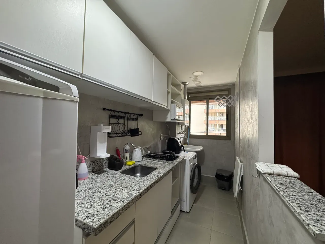 69 m² apartment with a mountain view and a home office — photo 2