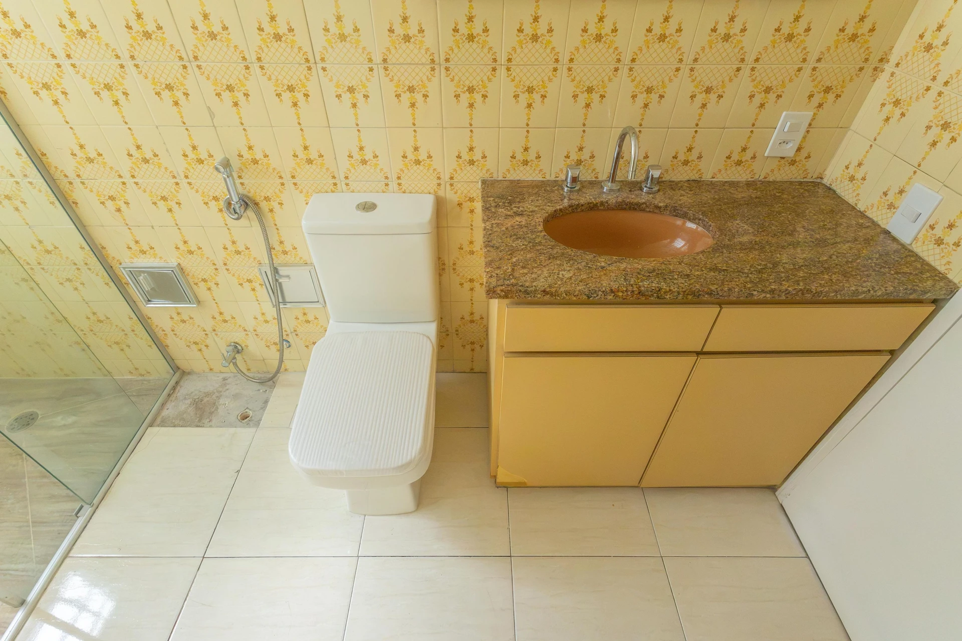 Furnished apartment, 283 m², with a glass-enclosed balcony — photo 38